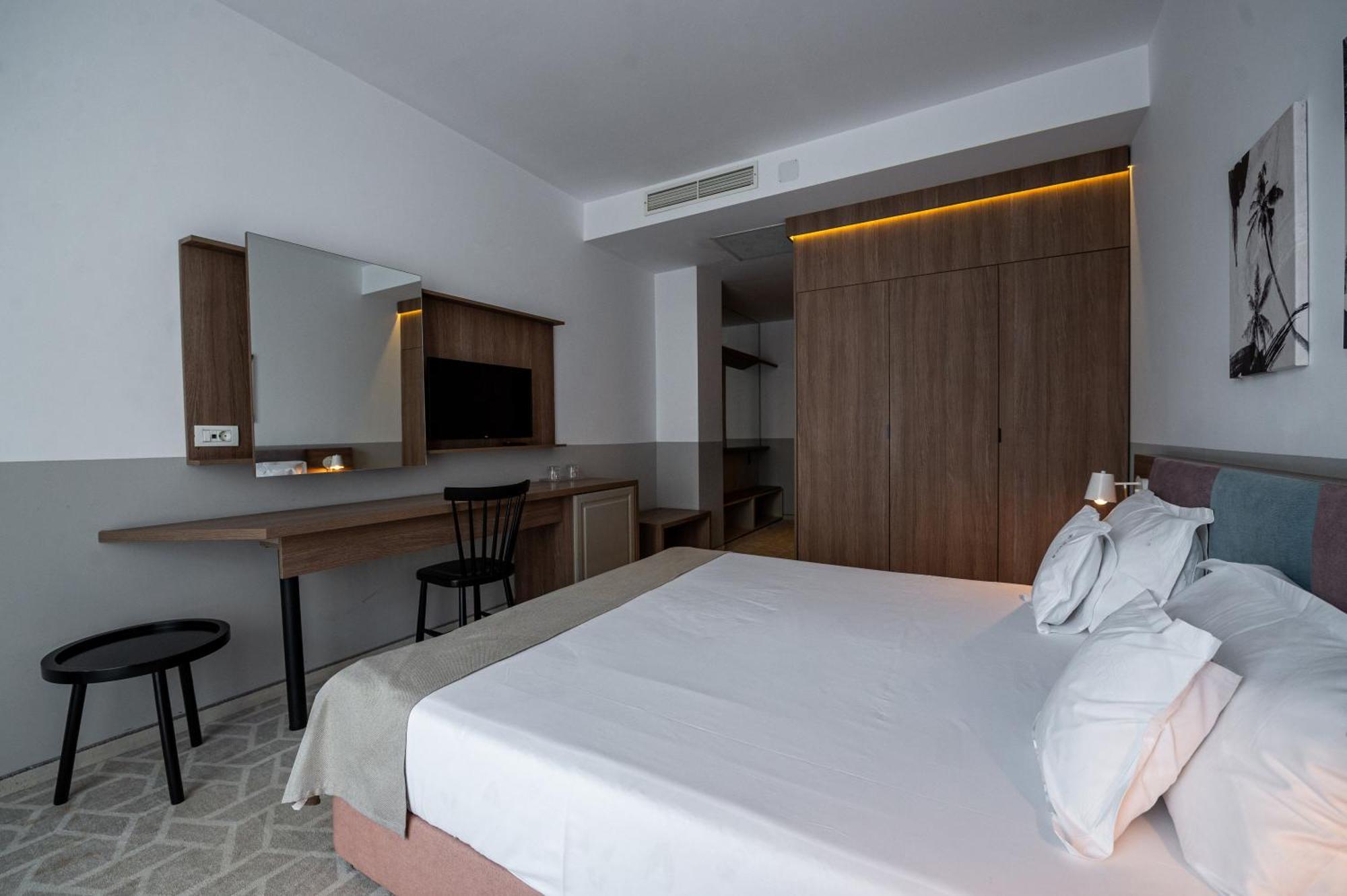 Hotel Clas Mamaia Nord Navodari Exterior photo